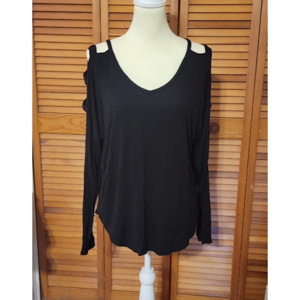 Zenana Outfitters Medium Black Long Sleeve Shirt